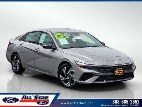 Used 2025 Hyundai Elantra Sport FWD image 1