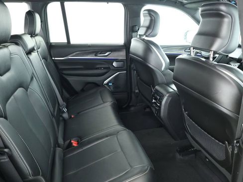 Used 2023 Jeep Grand Cherokee Overland w/ Luxury Tech Group IV image 22