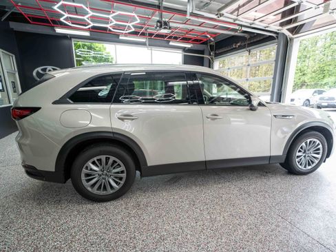 Used 2024 MAZDA CX-90 Plug-In Hybrid w/ Preferred AWD/4WD image 4