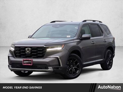 New 2025 Honda Pilot Touring image 1