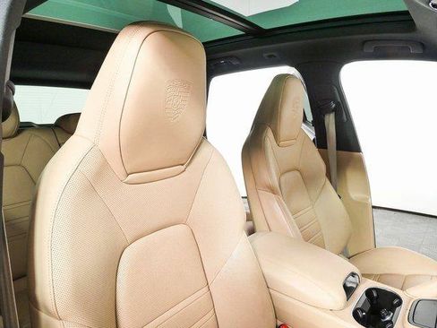 Certified 2023 Porsche Cayenne Platinum Edition AWD/4WD image 25
