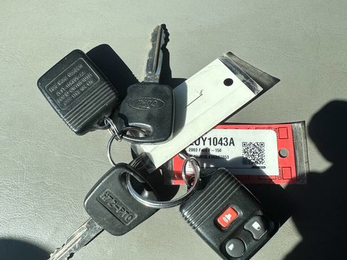 Used 2003 Ford F150 Lariat image 26