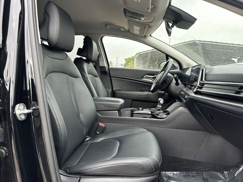 Certified 2024 Kia Sportage EX image 25