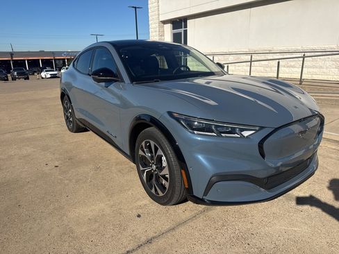 Used 2023 Ford Mustang Mach-E Premium image 3