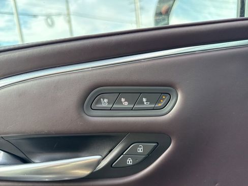 Used 2023 Cadillac Escalade ESV Sport Platinum w/ LPO, ONYX Package image 28