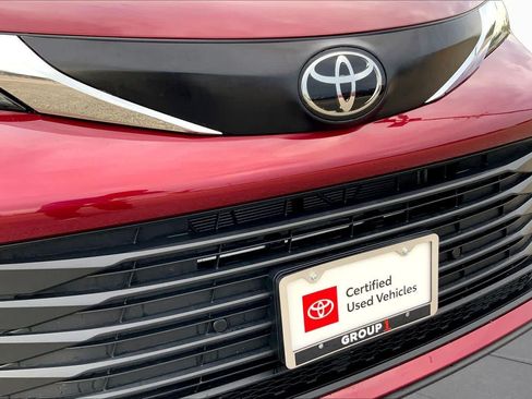 Certified 2026 Toyota Sienna XLE FWD image 29