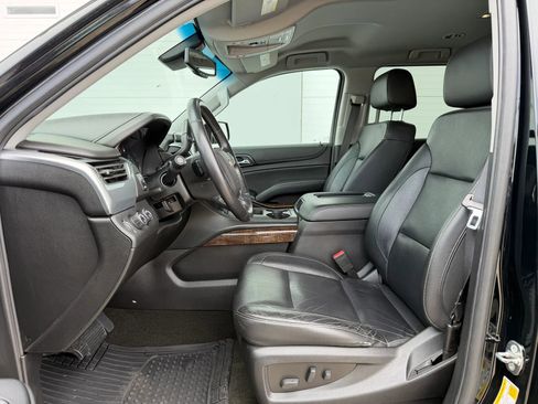 Used 2018 Chevrolet Suburban LT image 9