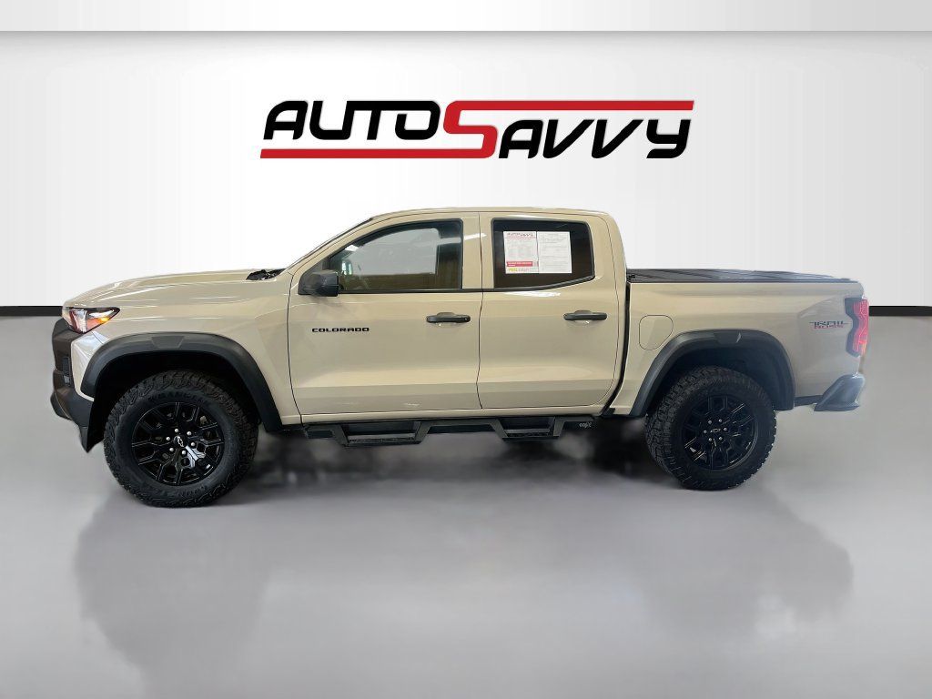 Used 2024 Chevrolet Colorado Trail Boss AWD/4WD image 4