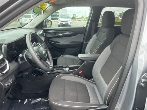 Used 2024 Chevrolet TrailBlazer LT AWD/4WD image 18