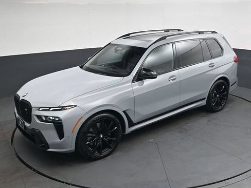 Used 2025 BMW X7 M60i AWD/4WD image 37