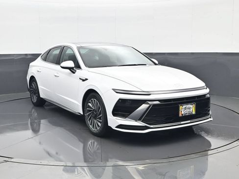 New 2026 Hyundai Sonata SEL FWD image 3