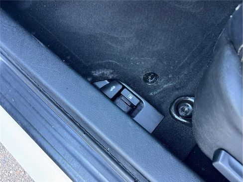 Used 2014 Toyota Camry SE FWD image 32