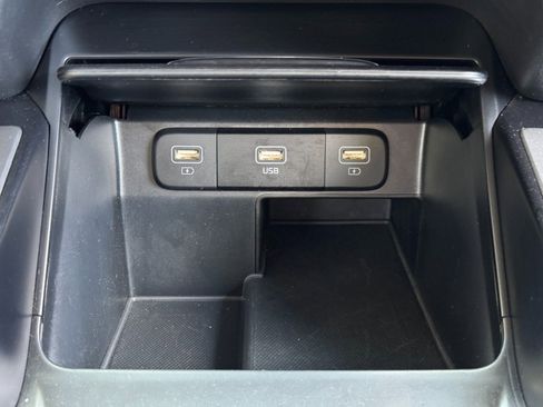 Used 2023 Kia Sorento LX image 26