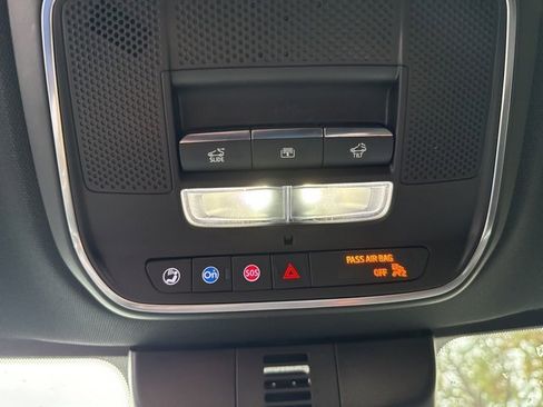 Used 2026 Chevrolet Traverse RS image 23