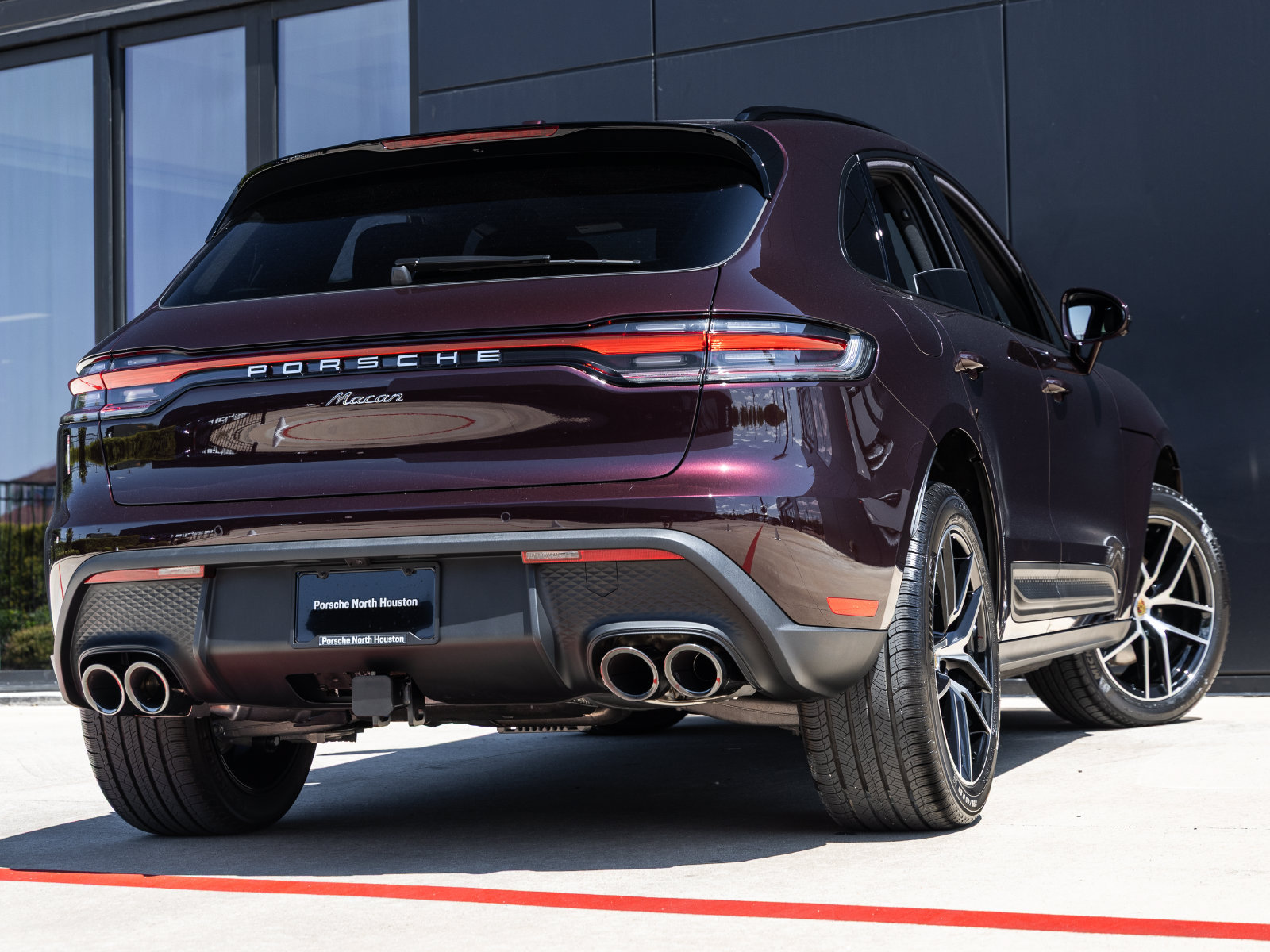 Certified 2026 Porsche Macan AWD/4WD image 11