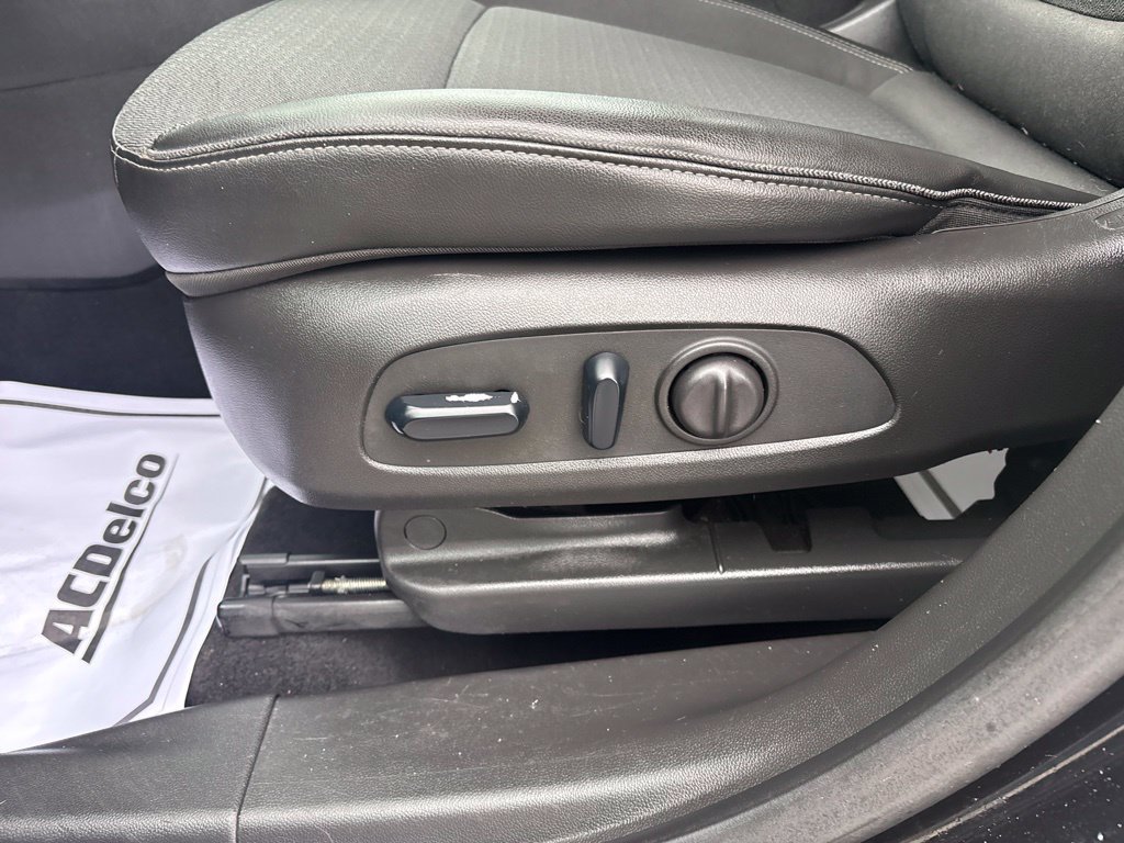 Used 2023 Buick Encore GX Select w/ Safety Package II AWD/4WD image 21