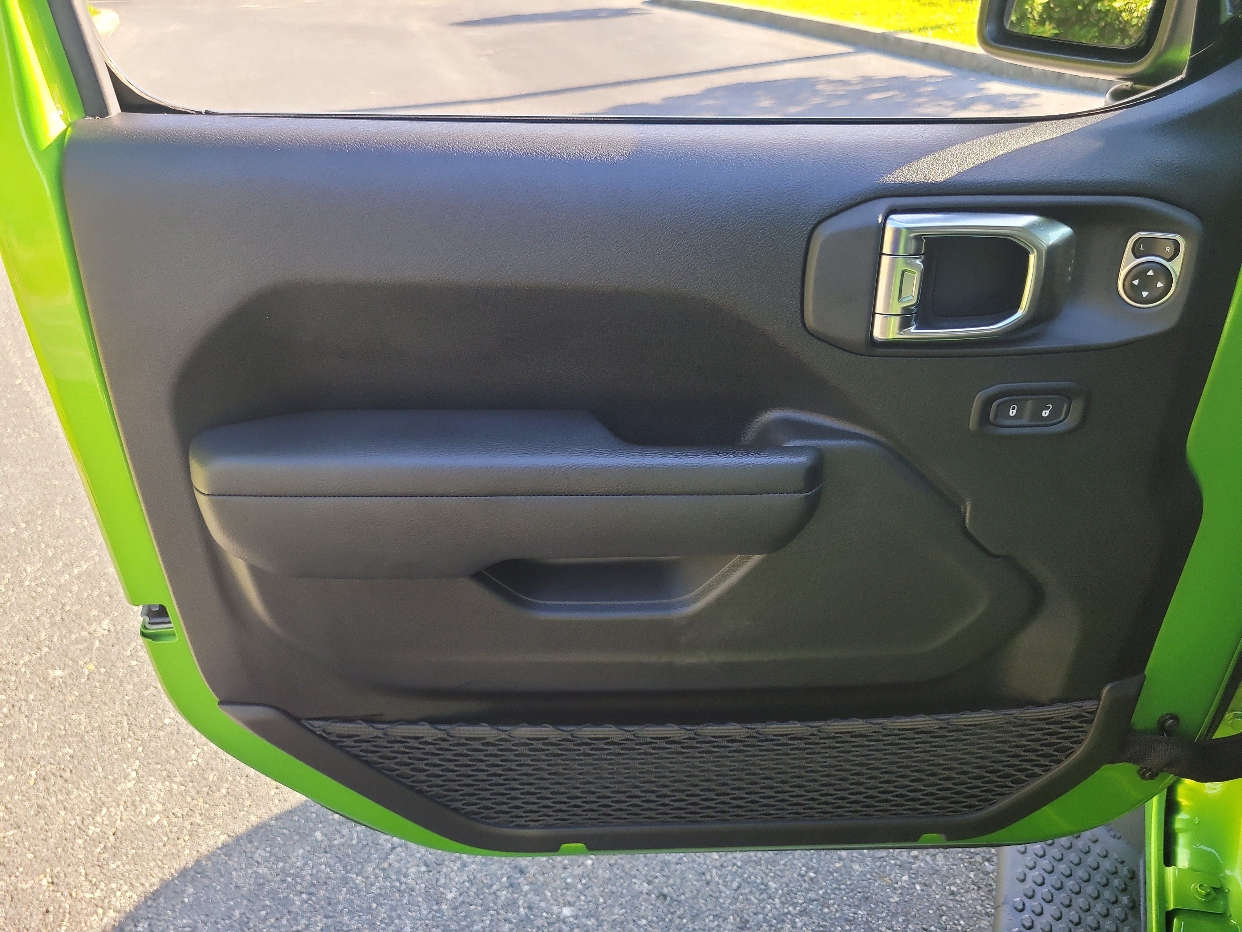 Used 2025 Jeep Wrangler Unlimited Sport AWD/4WD image 16