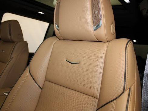 New 2026 Cadillac Escalade ESV Luxury w/ Touring Package image 7