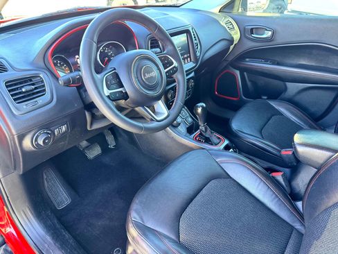 Used 2021 Jeep Compass Trailhawk image 11