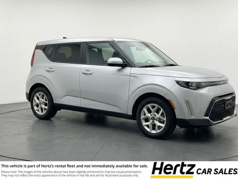 Used 2025 Kia Soul LX w/ LX Technology Package FWD image 1