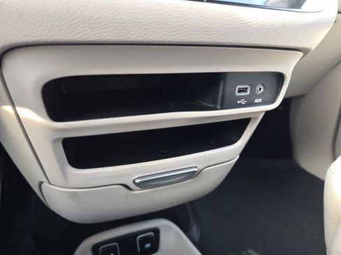 Used 2017 Chrysler Pacifica Touring image 23