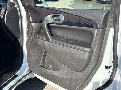 Used 2016 Buick Enclave Leather image 16