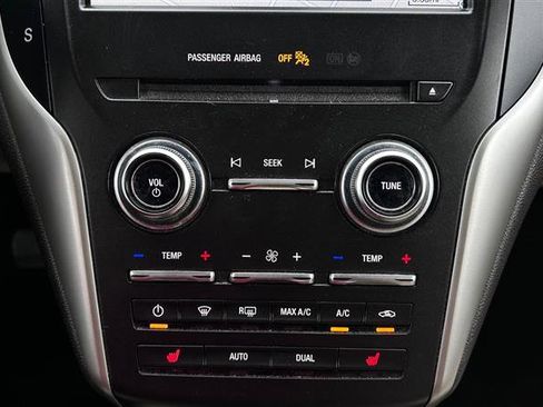 Used 2018 Lincoln MKC Select w/ Select Plus Package image 13