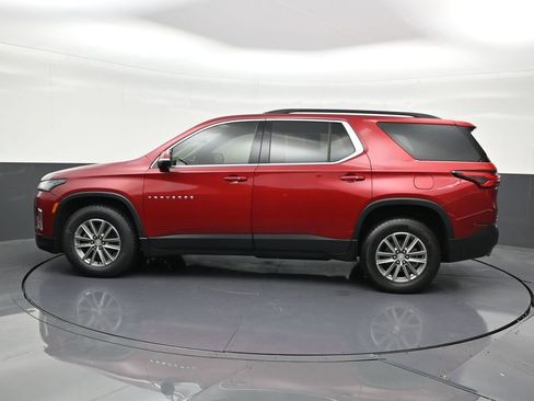 Used 2024 Chevrolet Traverse LT FWD image 2