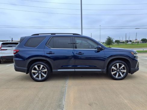 Used 2025 Honda Pilot Touring image 8