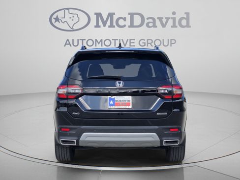 Certified 2025 Honda Pilot Touring image 5