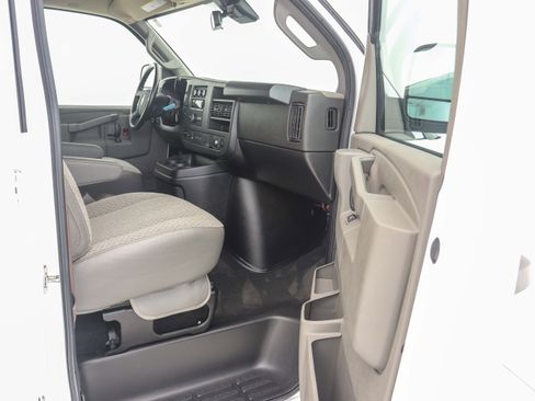 Used 2023 Chevrolet Express 3500 LT w/ LT Preferred Equipment Group image 15