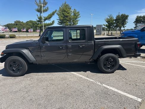 New 2025 Jeep Gladiator Sport image 18