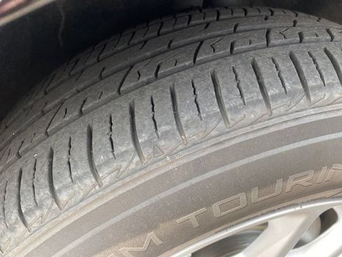 Used 2024 Chrysler Pacifica Touring-L FWD image 21