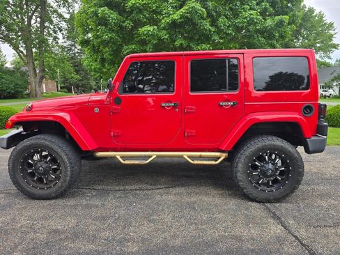 Used 2016 Jeep Wrangler Unlimited Sahara w/ Connectivity Group AWD/4WD image 5