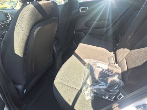 Used 2026 Hyundai Venue SE FWD image 19
