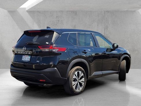 Used 2023 Nissan Rogue SV FWD image 4