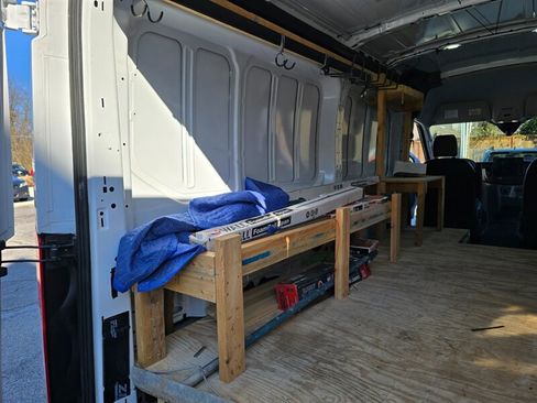 Used 2022 Ford E-Transit Medium Roof RWD image 24