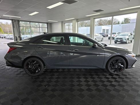 New 2026 Hyundai Elantra SEL Sport image 3