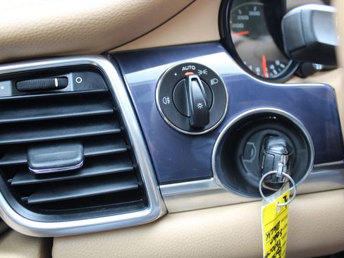 Used 2012 Porsche Panamera 4 image 26