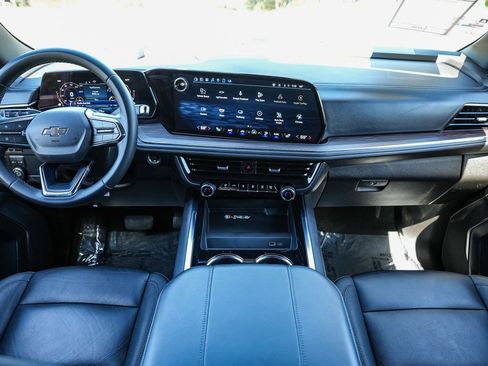 Used 2025 Chevrolet Tahoe Z71 AWD/4WD image 11