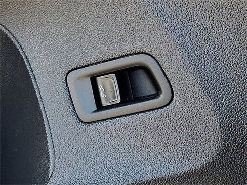 Used 2024 Volkswagen Atlas Peak Edition SEL image 30