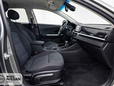 Used 2022 Kia Niro LXS image 10