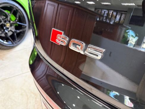 Used 2019 Audi SQ5 Premium Plus w/ Premium Plus Package image 9