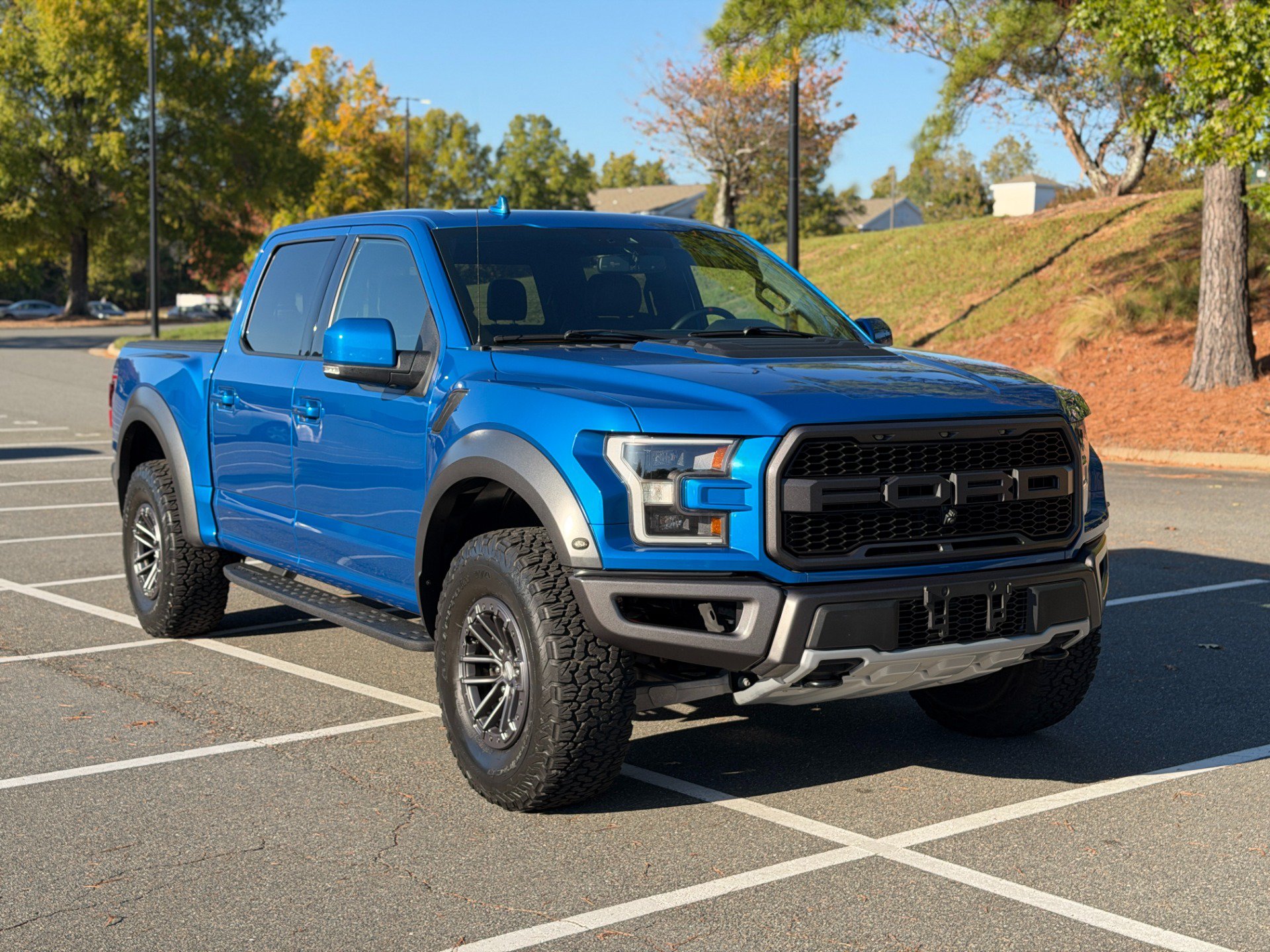 Used 2019 Ford F150 Raptor w/ Equipment Group 802A Luxury AWD/4WD image 16
