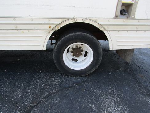 Used 2006 Ford E-450 and Econoline 450 RWD image 6