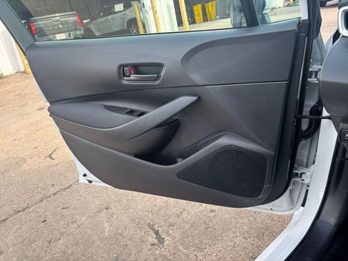 Used 2025 Toyota Corolla LE image 18