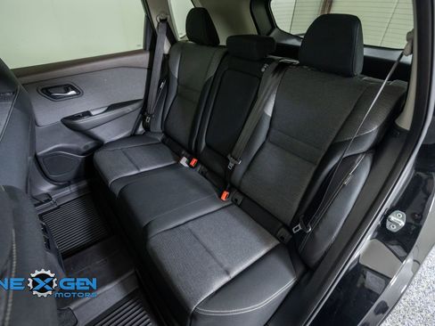 Used 2022 Nissan Rogue SV FWD image 29