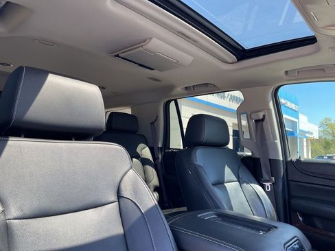 Used 2017 GMC Yukon SLT w/ Open Road Package image 32