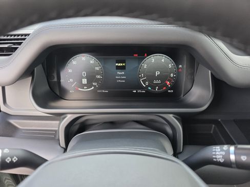 New 2026 Land Rover Defender 110 X-Dynamic SE image 16