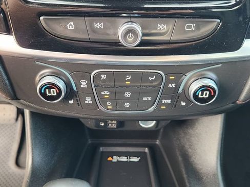Used 2023 Chevrolet Traverse RS w/ LPO, Cargo Package FWD image 18